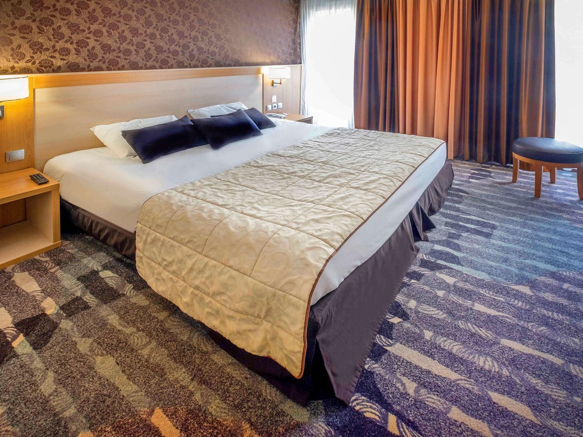 Mercure Rouen Centre Champ De Mars Экстерьер фото