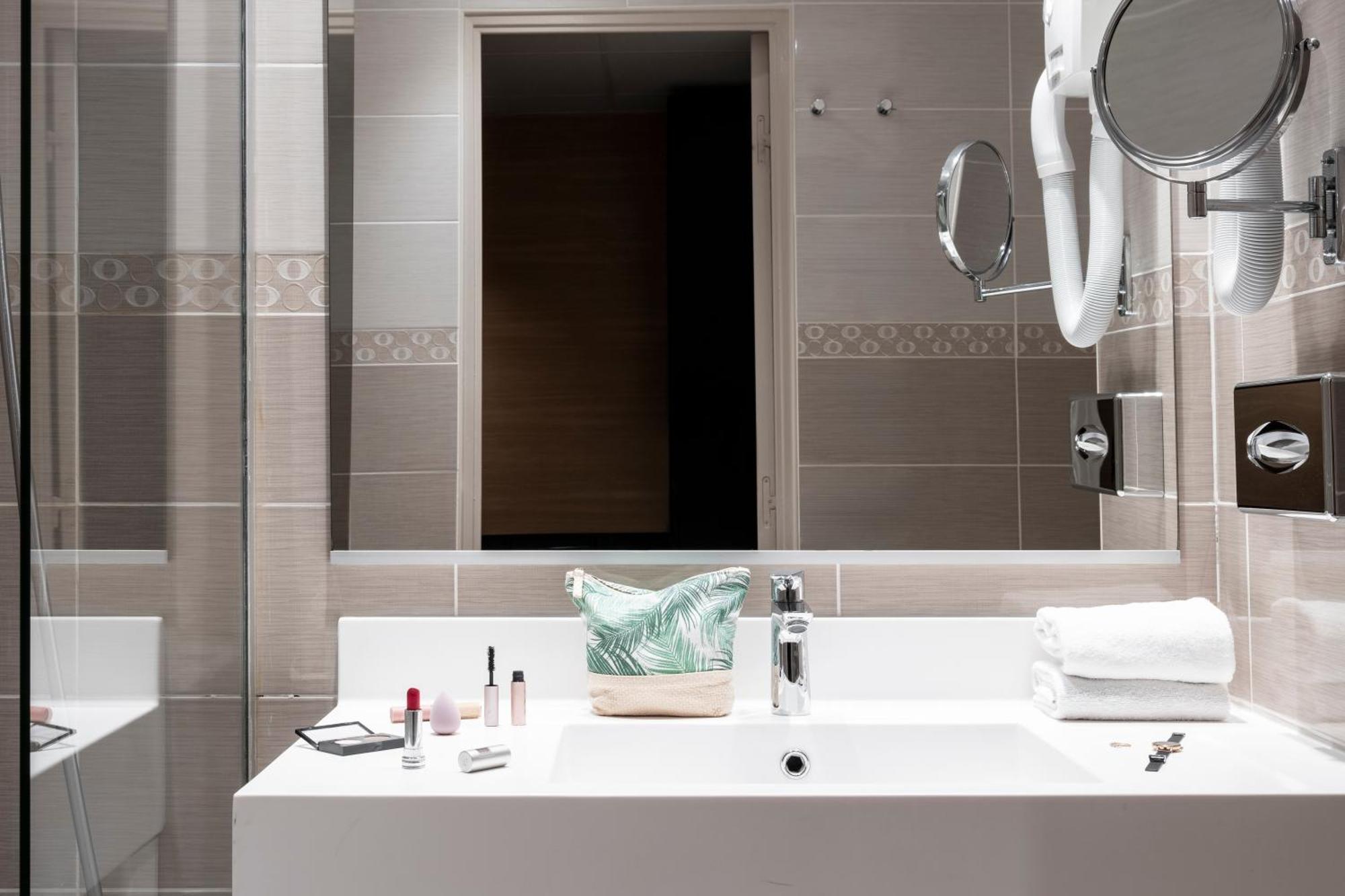 Mercure Rouen Centre Champ De Mars Экстерьер фото