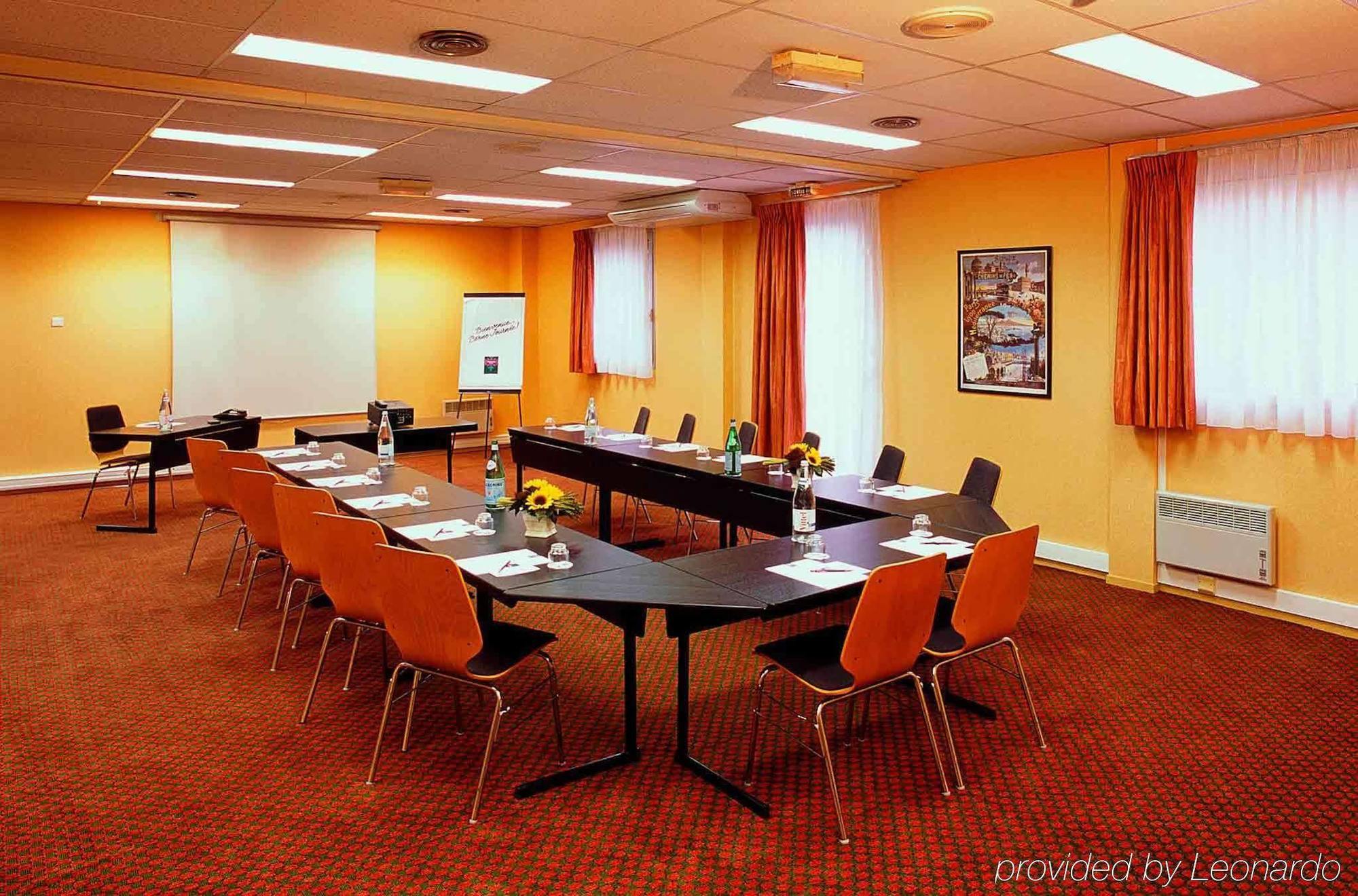 Mercure Rouen Centre Champ De Mars Экстерьер фото