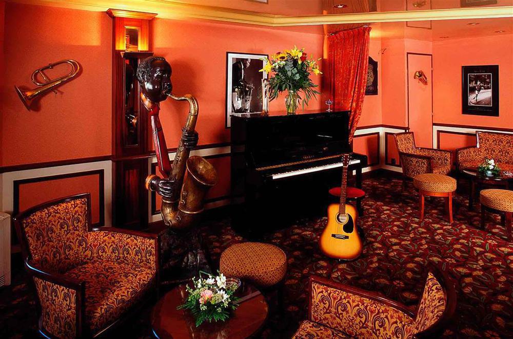 Mercure Rouen Centre Champ De Mars Интерьер фото